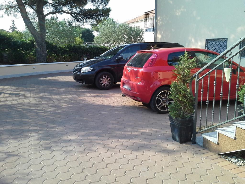 Holiday Home Villa Romantica Sveti Filip i Jakov Rum bild