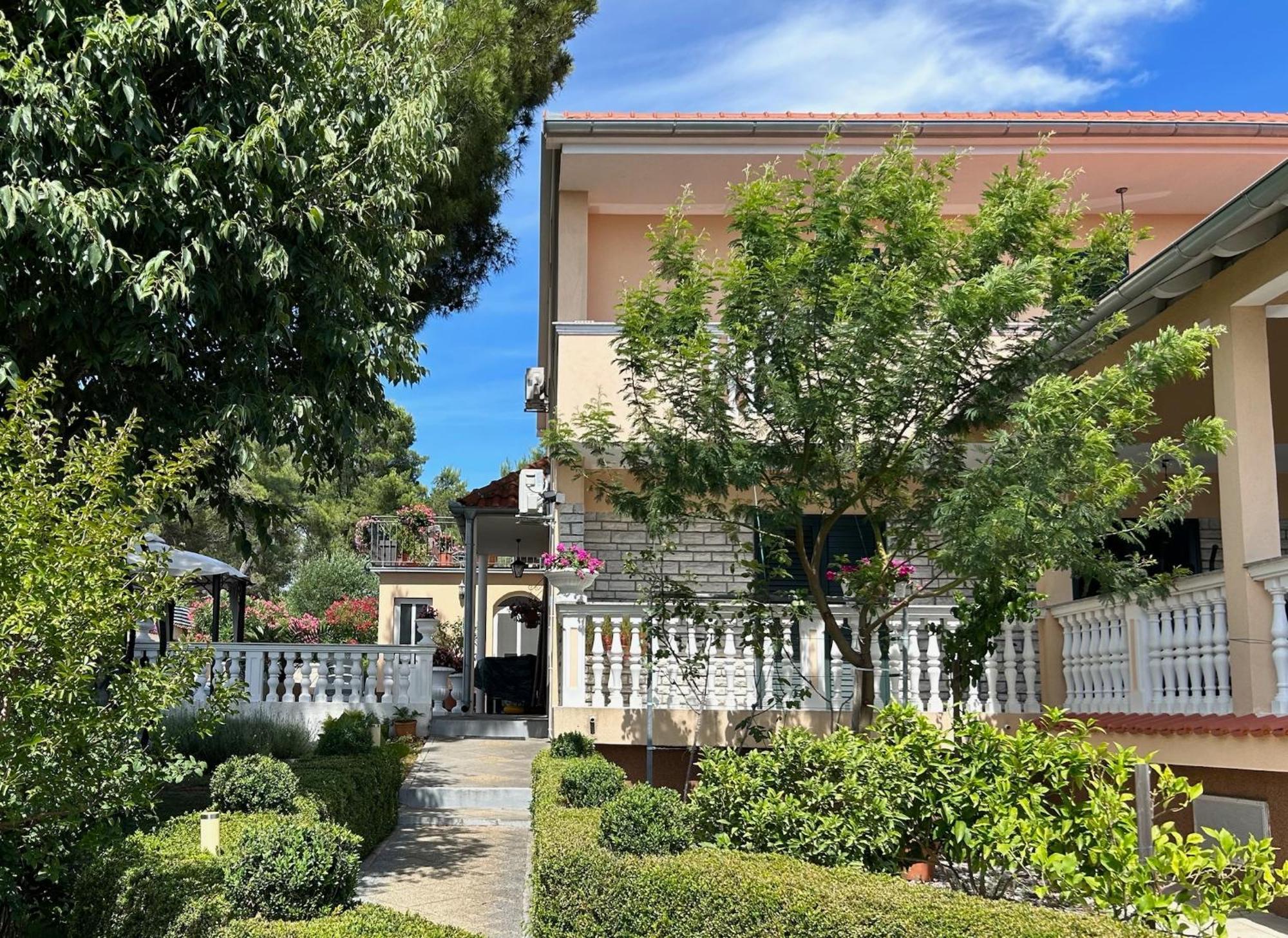 Holiday Home Villa Romantica Sveti Filip i Jakov Exteriör bild