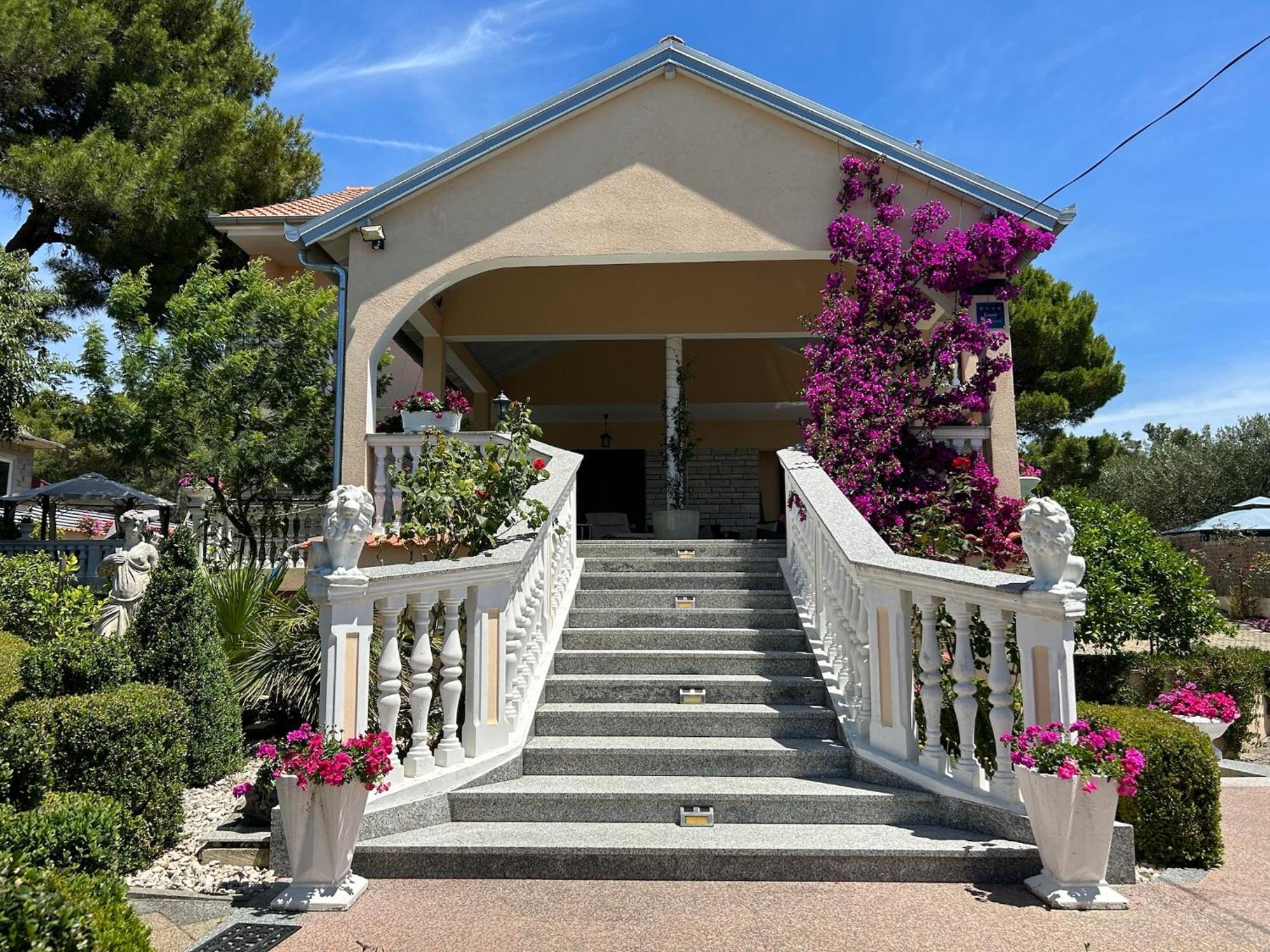Holiday Home Villa Romantica Sveti Filip i Jakov Exteriör bild