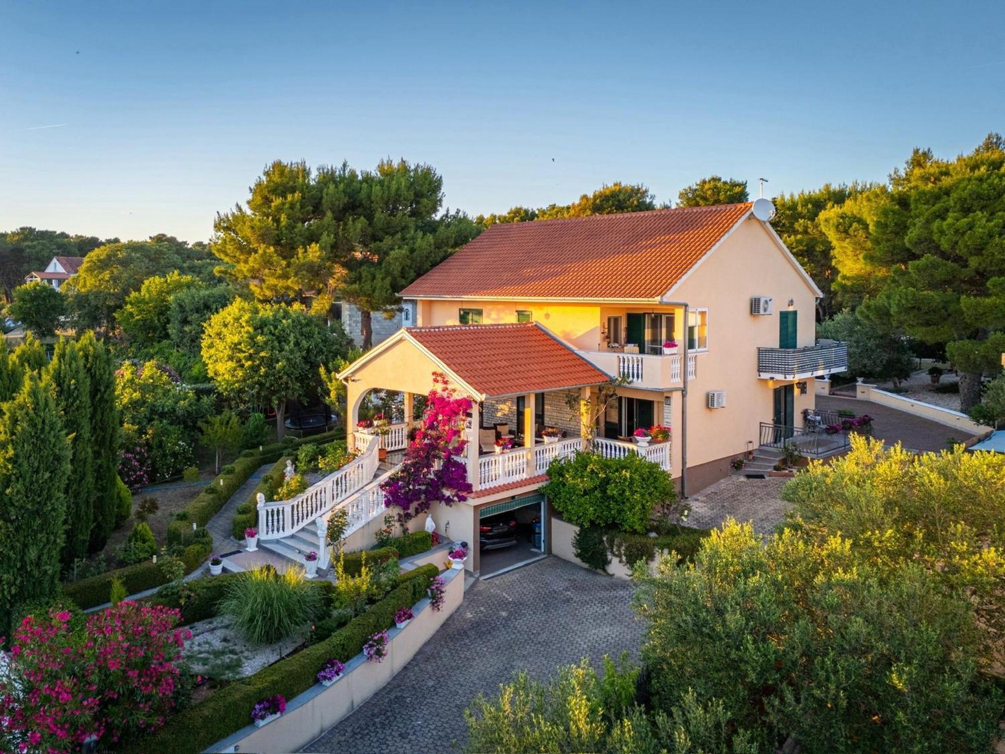 Holiday Home Villa Romantica Sveti Filip i Jakov Exteriör bild