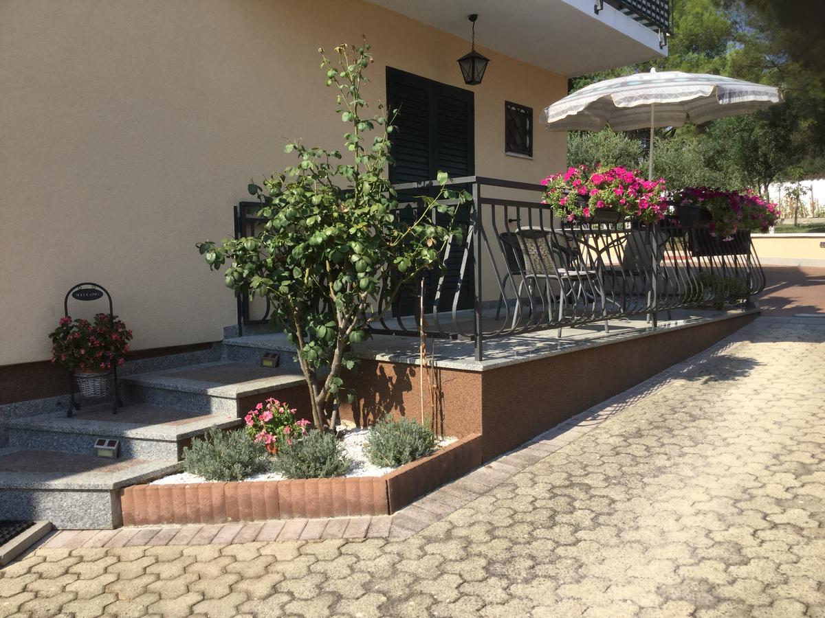 Holiday Home Villa Romantica Sveti Filip i Jakov Exteriör bild